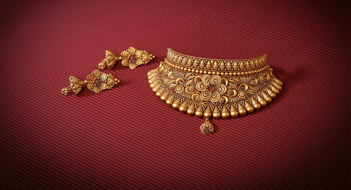5 Reasons to Invest in Antique Jewelry in Gold